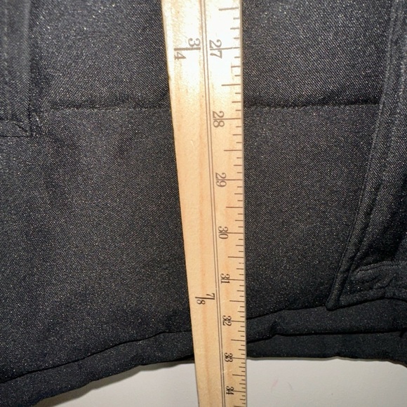 Black Ski & Snowboard Jacket with Insulation and Extreme Weather Resistance - Picture 5 of 14